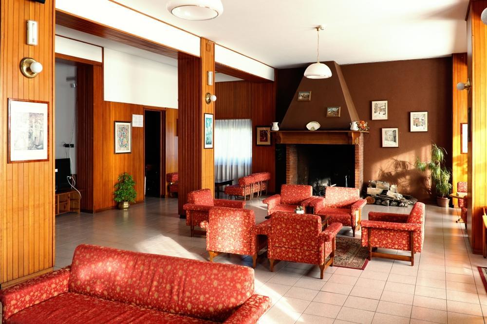 Family Hotel Como Ривизондоли Екстериор снимка